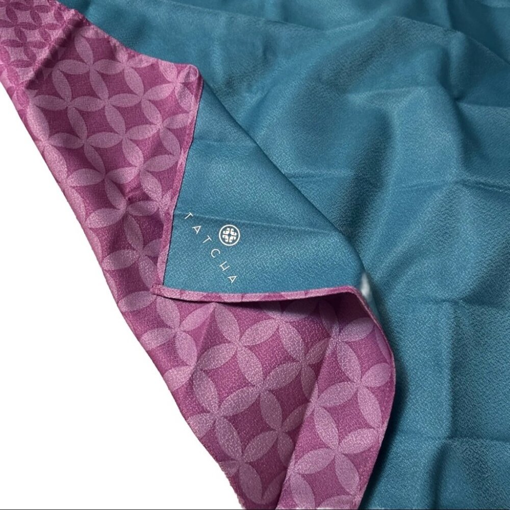 💞 2 for $15 💞 NWT Tatcha Japanese Furoshiki Cloth Gift Fabric Wrap + Hand Fan - Picture 4 of 5